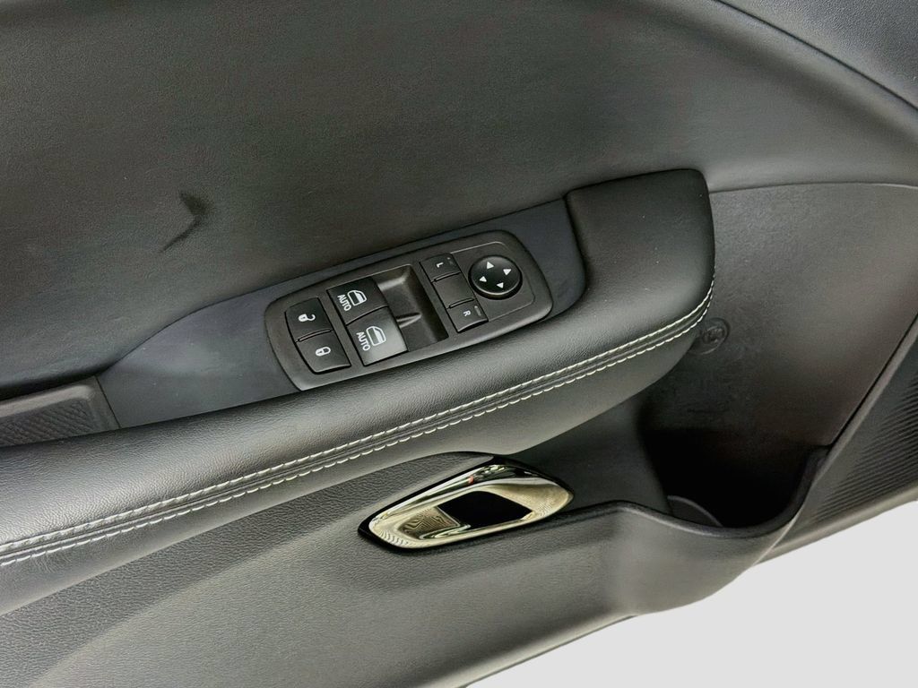Used 2021 Dodge Challenger SRT Hellcat RWD image 17