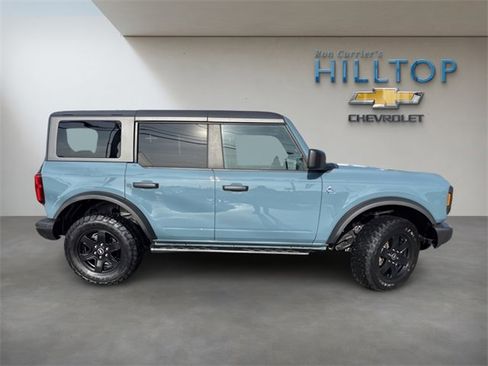 Used 2022 Ford Bronco Black Diamond image 3