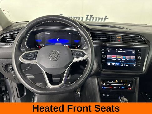 Used 2024 Volkswagen Tiguan SE w/ Panoramic Sunroof Package AWD/4WD image 15