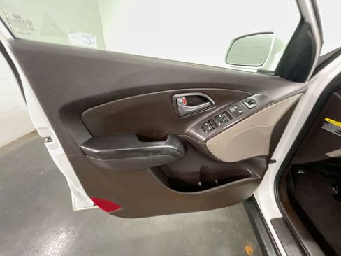 Used 2014 Hyundai Tucson SE image 19