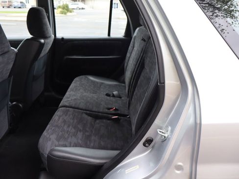 Used 2004 Honda CR-V LX image 20