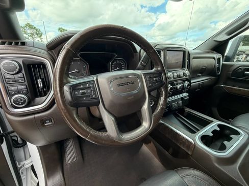 Used 2022 GMC Sierra 3500 Denali w/ Denali Ultimate Package AWD/4WD image 8