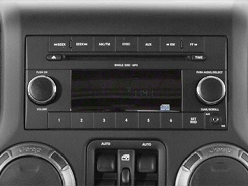 Used 2013 Jeep Wrangler Unlimited Sahara w/ Connectivity Group image 10