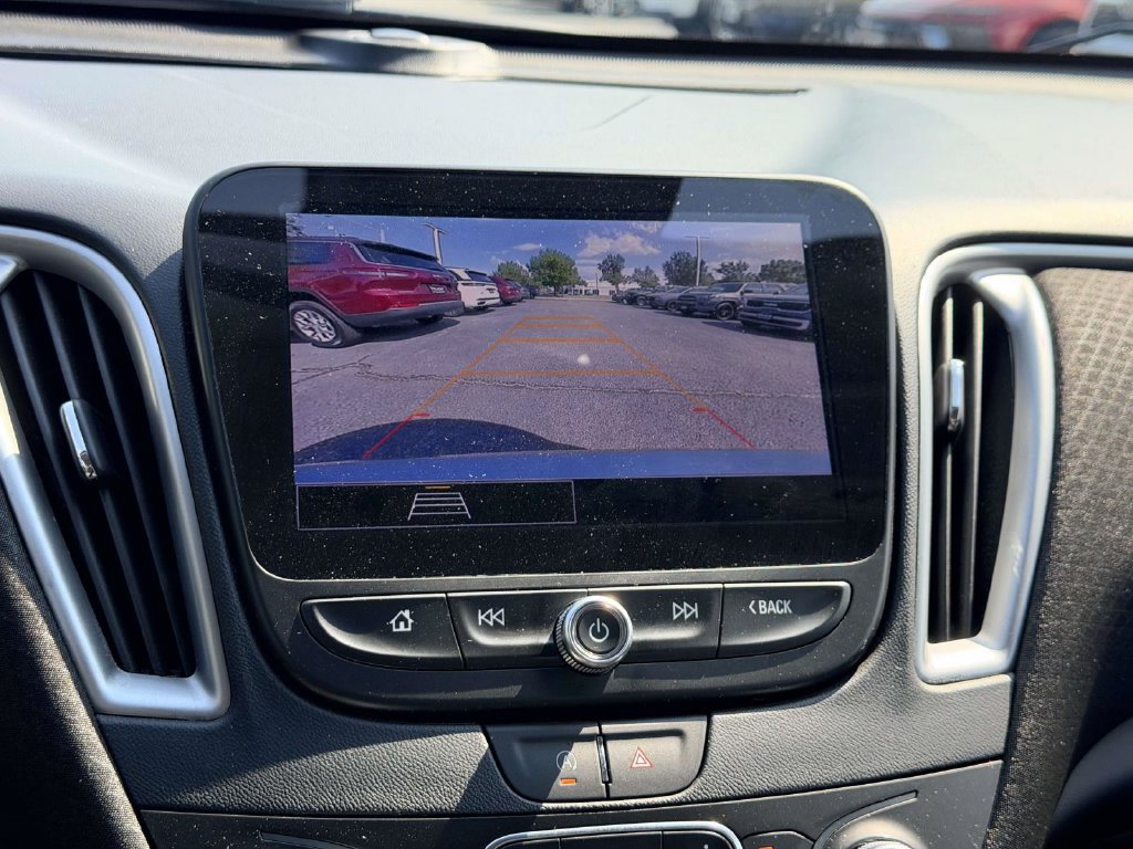 Used 2025 Chevrolet Malibu LT FWD image 18