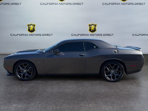 Used 2019 Dodge Challenger R/T RWD image 2