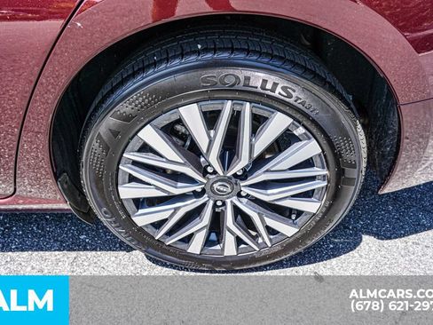 Used 2025 Nissan Altima 2.5 SV FWD image 16