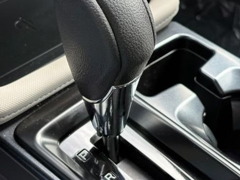 Used 2026 Subaru Forester Premium AWD/4WD image 25