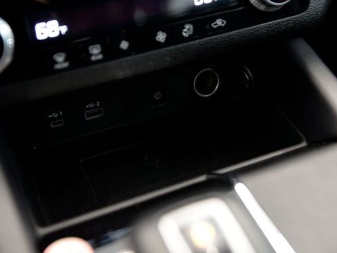 Used 2024 Mitsubishi Outlander SE image 25