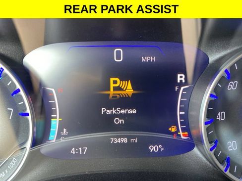 Used 2023 Chrysler Pacifica Touring-L FWD image 17