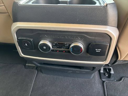 Used 2024 Ford Expedition Limited AWD/4WD image 25