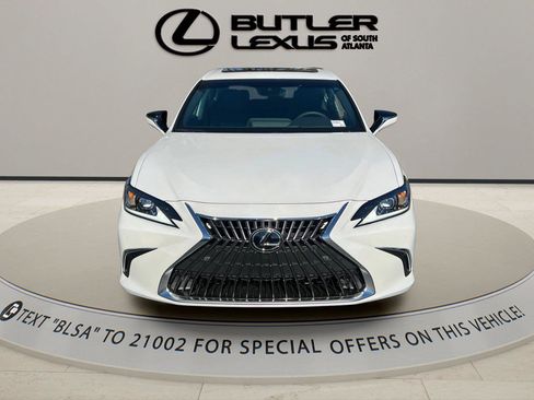 Used 2025 Lexus ES 350 w/ Premium Package FWD image 2