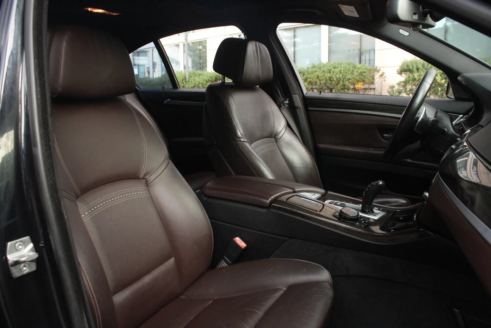 Used 2014 BMW 550i xDrive Sedan AWD/4WD image 26