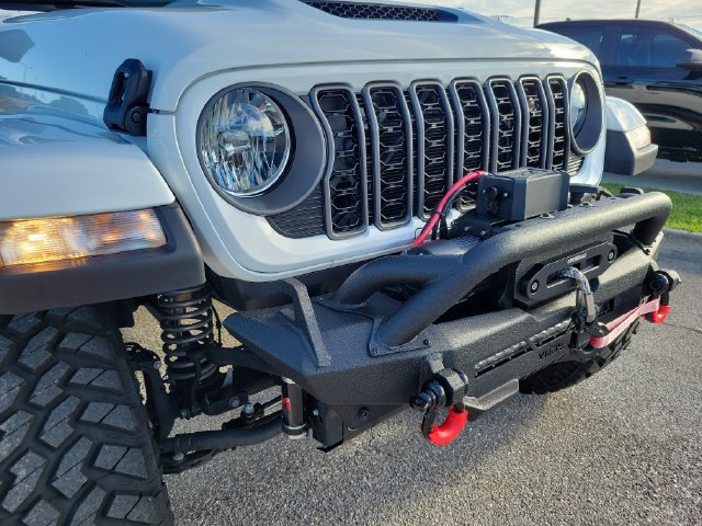 Used 2025 Jeep Gladiator Sport AWD/4WD image 12