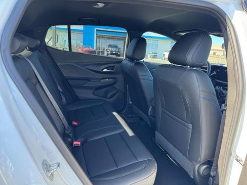 Used 2025 Buick Envista Sport Touring w/ Convenience I Package image 10