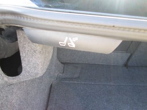 Used 2008 Saab 9-3 2.0T w/ Moonroof Package FWD image 42