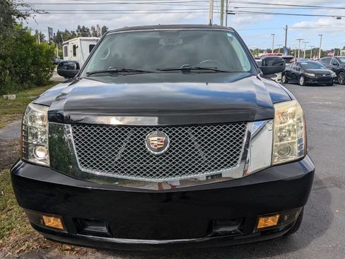 Used 2011 Chevrolet Suburban LS image 6