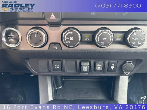 Used 2019 Toyota Tacoma TRD Off-Road AWD/4WD image 21