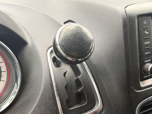 Used 2018 Dodge Grand Caravan GT FWD image 18