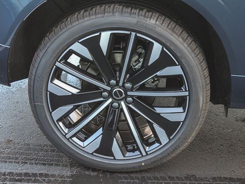 New 2026 Volvo XC60 B5 Ultra w/ Climate Package PRO image 11