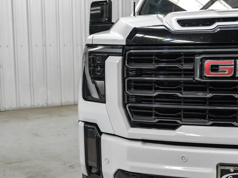 Used 2024 GMC Sierra 2500 AT4 w/ AT4 Premium Plus Package AWD/4WD image 48