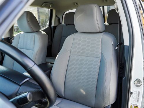 Used 2017 Toyota Tacoma SR5 image 16