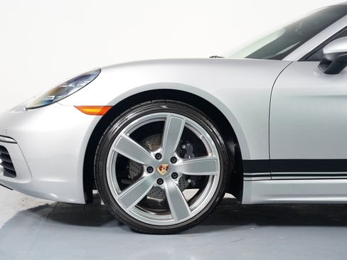 Used 2025 Porsche 718 Cayman image 21