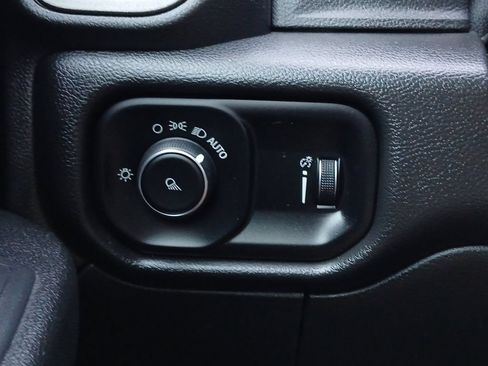 Used 2022 RAM 2500 Tradesman AWD/4WD image 12