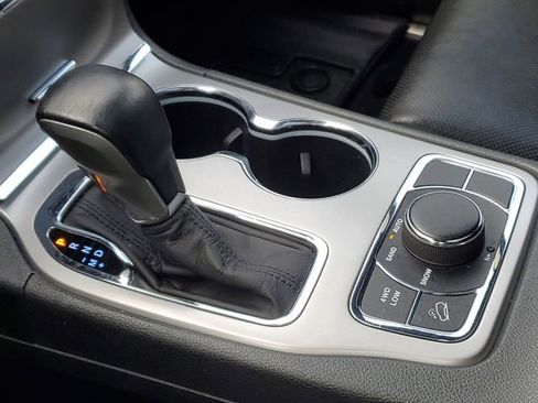 Used 2019 Jeep Grand Cherokee Limited w/ Luxury Group II image 34