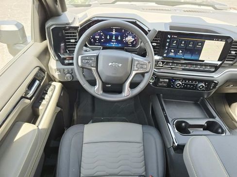 New 2026 Chevrolet Silverado 2500 ZR2 w/ LPO, Dark Essentials Package AWD/4WD image 8