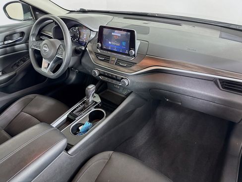 Used 2024 Nissan Altima 2.5 SV FWD image 34