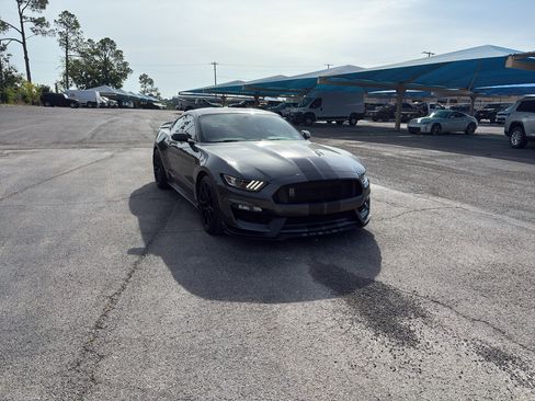 Used 2019 Ford Mustang Shelby GT350 w/ Technology Package RWD image 3