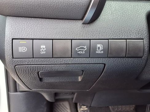 Used 2022 Toyota Camry SE w/ Carpet Mat Package (TMS) FWD image 15