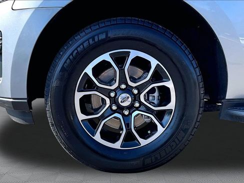 Used 2024 Ford Expedition XLT image 22