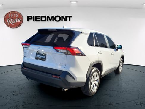 Used 2023 Toyota RAV4 LE image 8