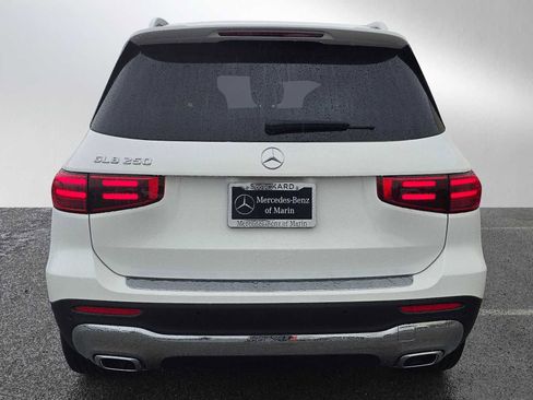 New 2026 Mercedes-Benz GLB 250 image 4