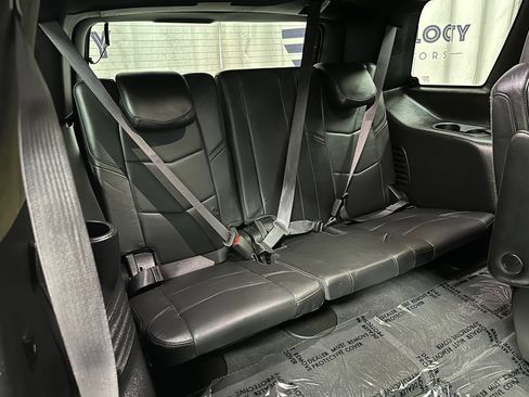 Used 2017 Cadillac Escalade Platinum AWD/4WD image 23
