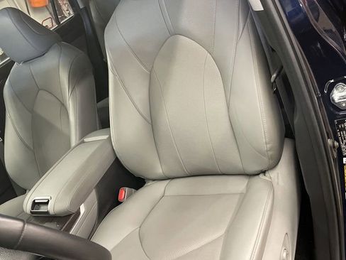 Used 2023 Toyota Highlander Limited AWD/4WD image 11