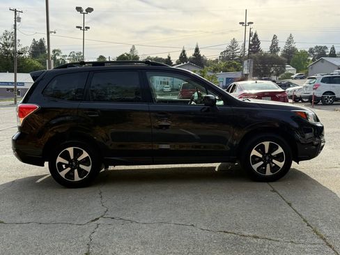 Used 2018 Subaru Forester 2.5i Premium AWD/4WD image 9