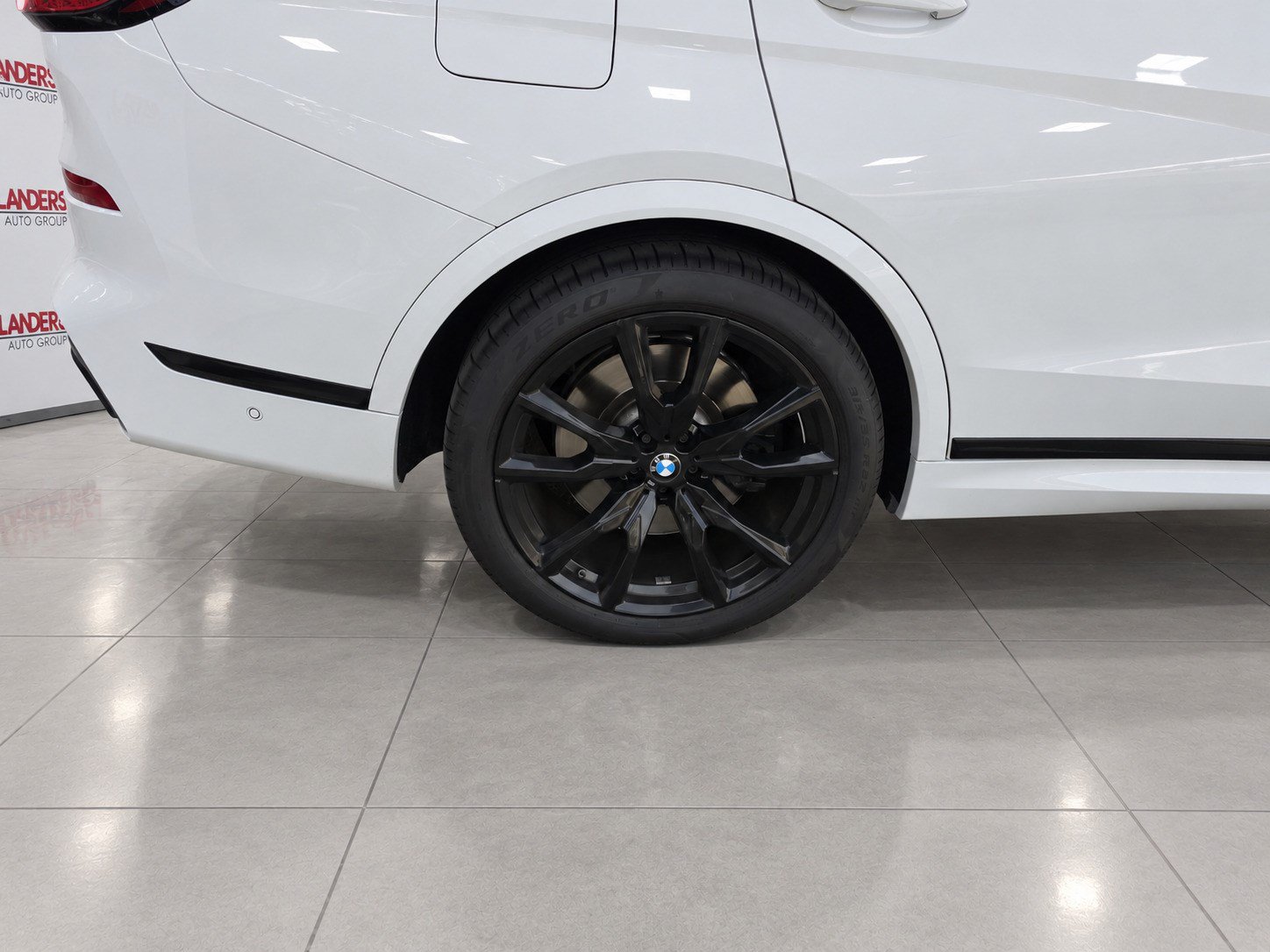 Used 2023 BMW X7 M60i w/ Executive Package AWD/4WD image 10
