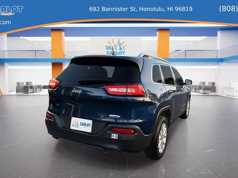 Used 2018 Jeep Cherokee Latitude Plus w/ Comfort/Convenience Group image 11