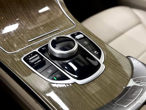 Used 2018 Mercedes-Benz GLC 300 4MATIC image 21