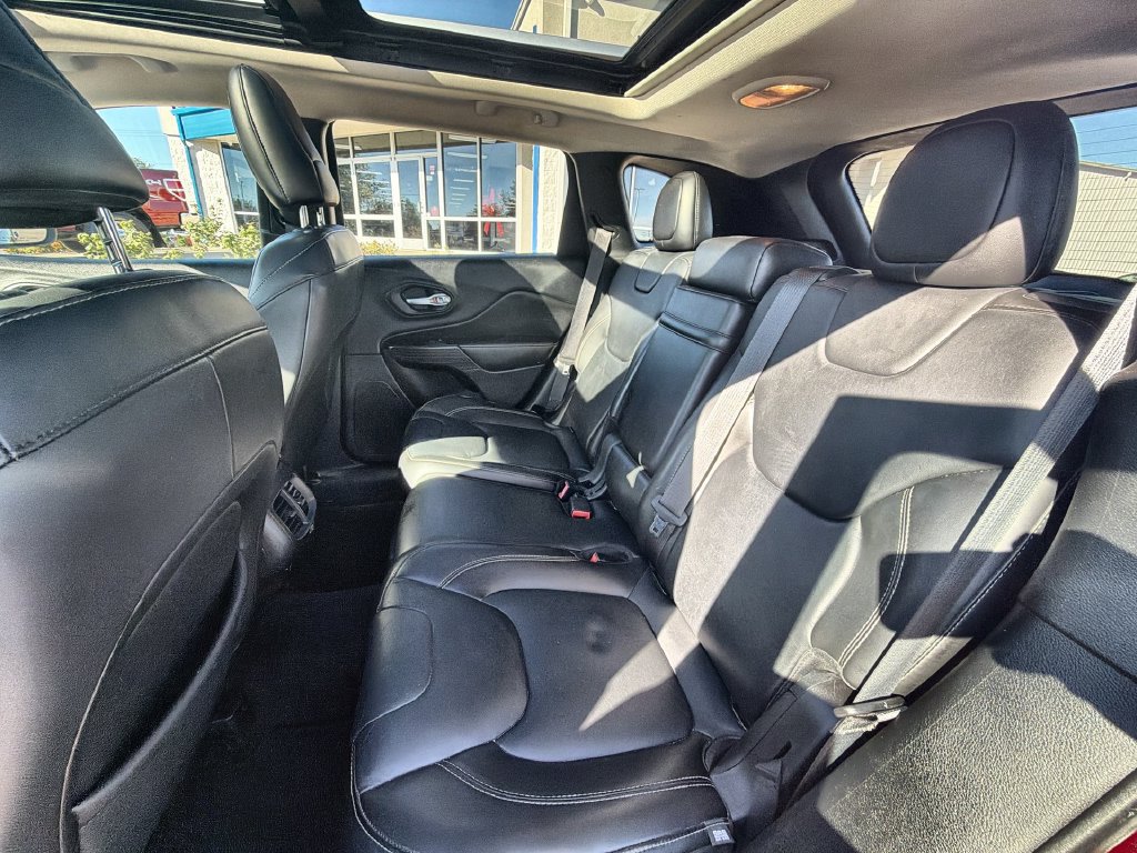 Used 2015 Jeep Cherokee Limited w/ Trailer Tow Group AWD/4WD image 23