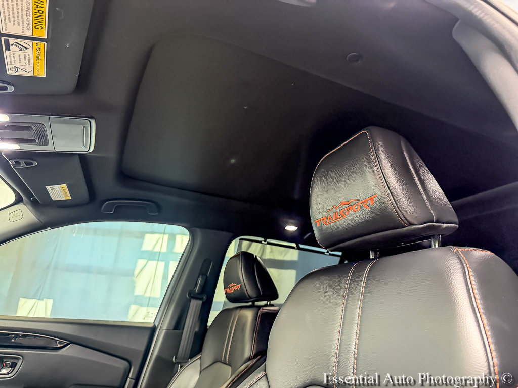 Used 2025 Honda Pilot TrailSport image 14