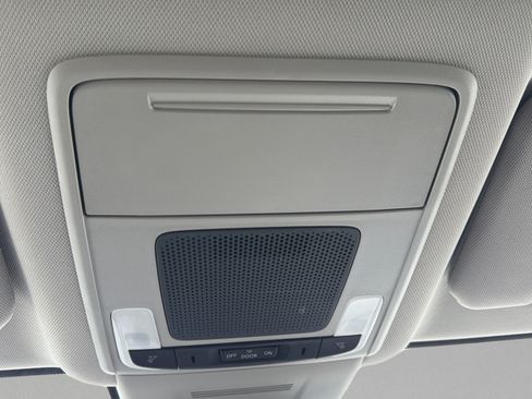 Used 2025 Honda CR-V LX image 19