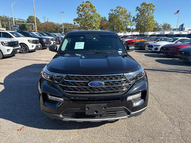 Certified 2022 Ford Explorer XLT w/ Equipment Group 202A AWD/4WD image 2