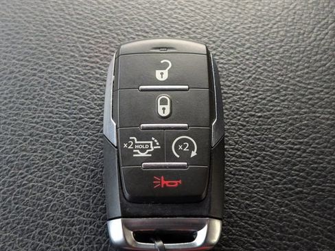 Used 2025 RAM 1500 Laramie AWD/4WD image 32