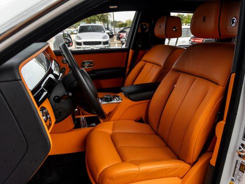 Used 2022 Rolls-Royce Phantom Extended Wheelbase image 29