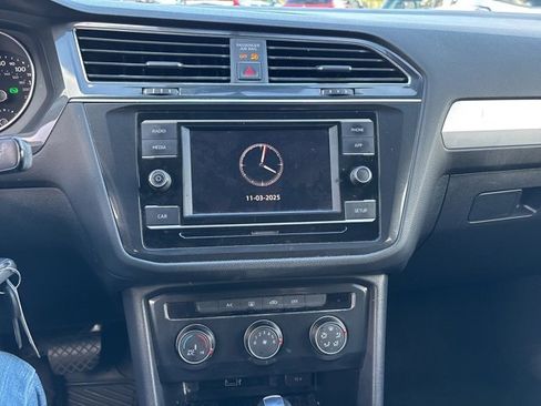 Used 2018 Volkswagen Tiguan S image 18