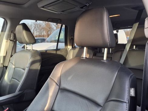 Used 2020 Honda Pilot Touring image 10