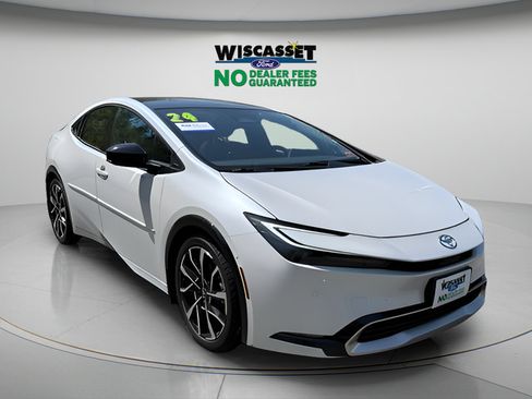 Used 2024 Toyota Prius Prime Premium w/ Advanced Technology Package FWD image 24